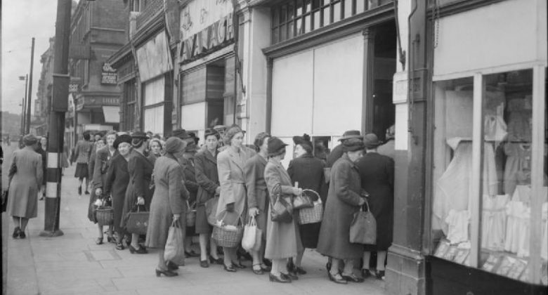 Britain Queues For Food - Rationing and Food Shortages in Wartime Britain