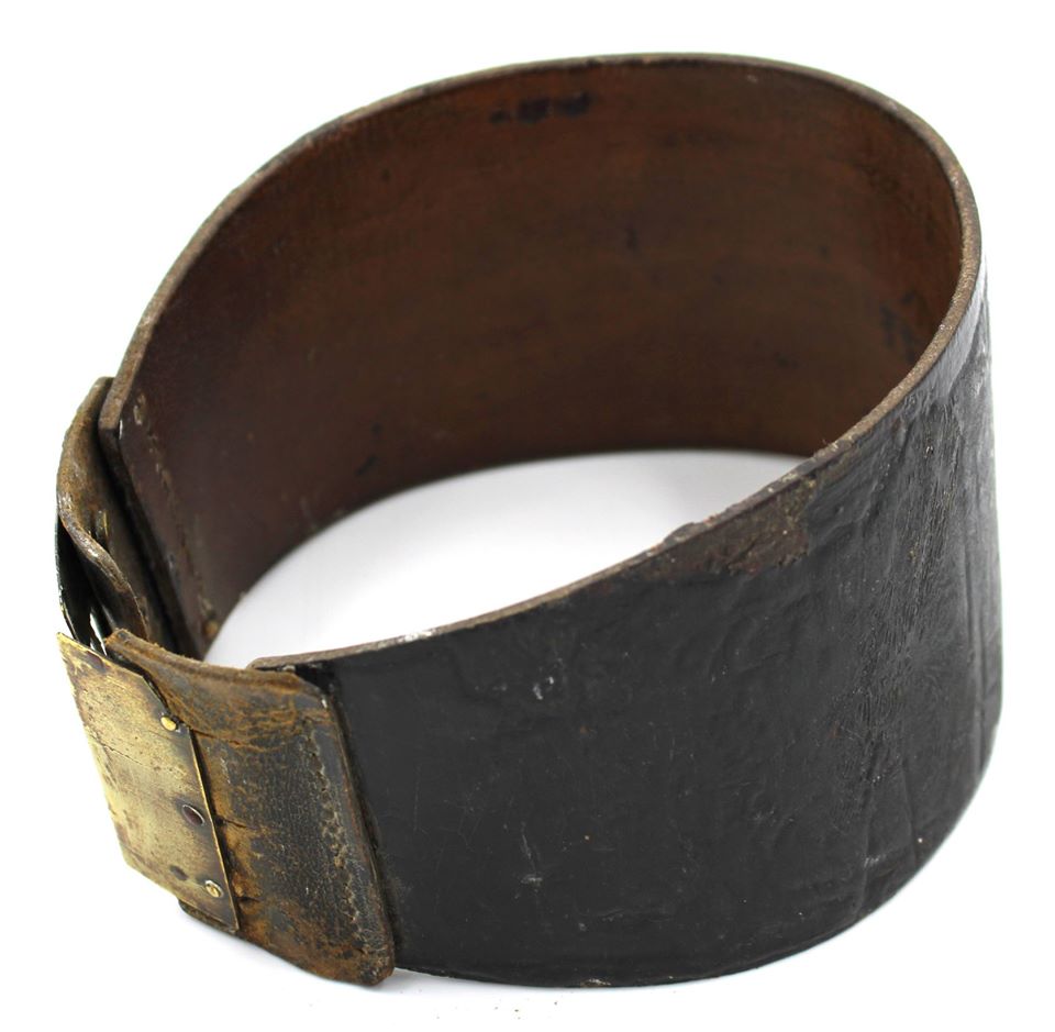 Leather neck collar hotsell